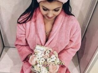 Annie_Astie