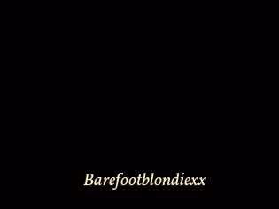 Barefootblondiexx