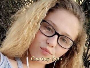 Courtney_Foxx