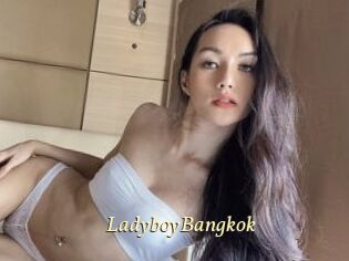 LadyboyBangkok Vidéo porno gratuite