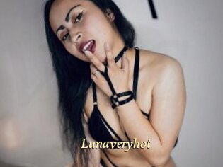 Lunaveryhot