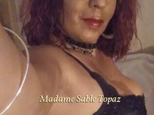 Madame_Sable_Topaz