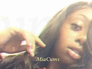 MiaCums