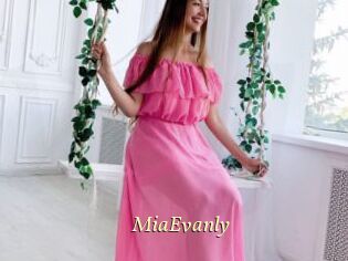 MiaEvanly