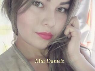 Mia_Daniels
