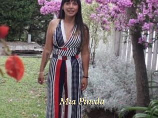 Mia_Pineda