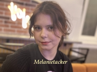 Melanietacker