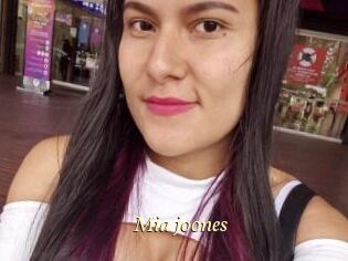 Mia_joones