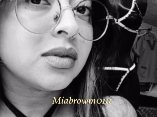 Miabrowm0111