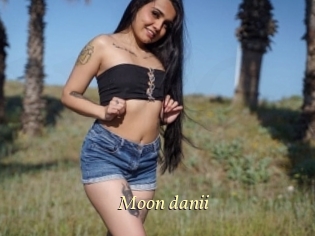 Moon_danii