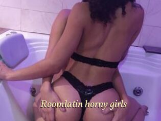 Roomlatin_horny_girls