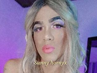Sunny_hornyx