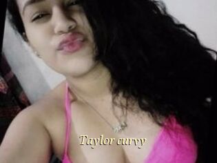 Taylor_curvy